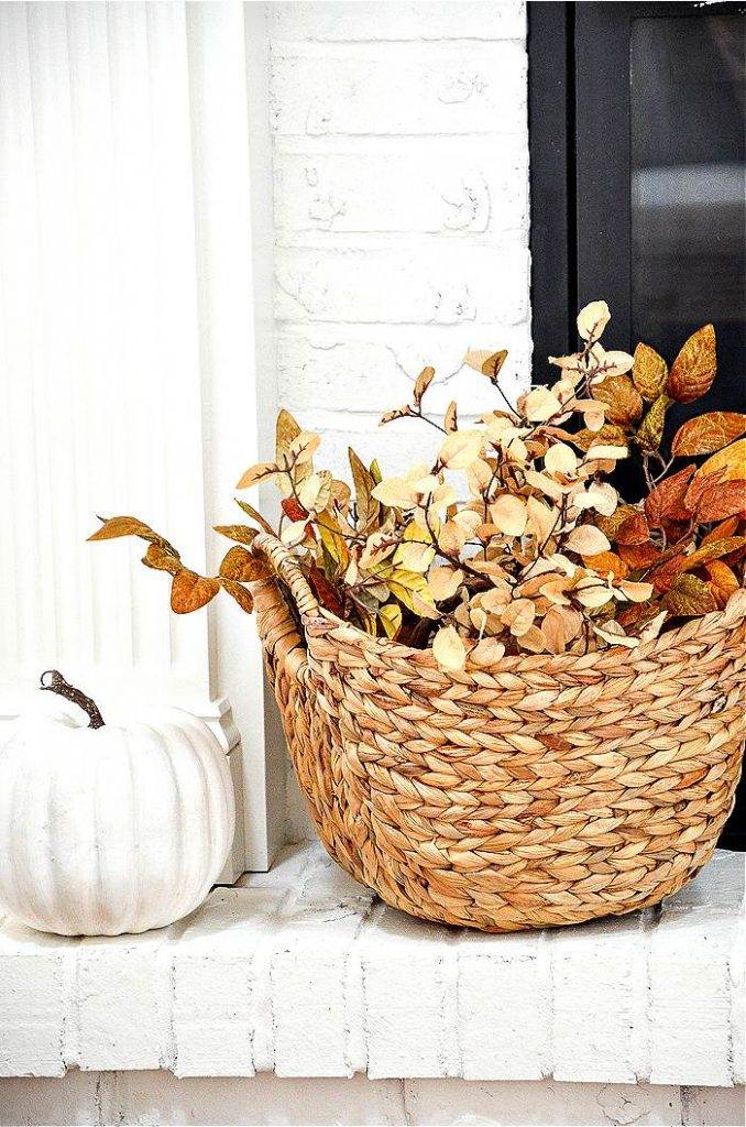 INEXPENSIVE FALL DECORATING IDEAS- BASKETS