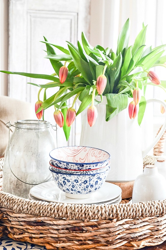 Spring KITCHEN TABLE VIGNETTE