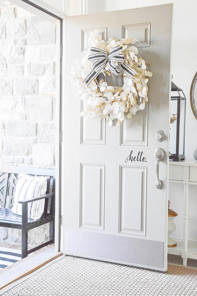 fall foyer ideas- fall front door