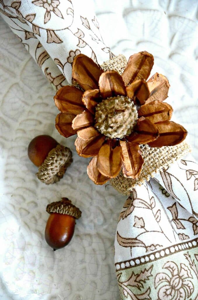 ACORN + PINECONE NAPKIN RING- CLOSE UP