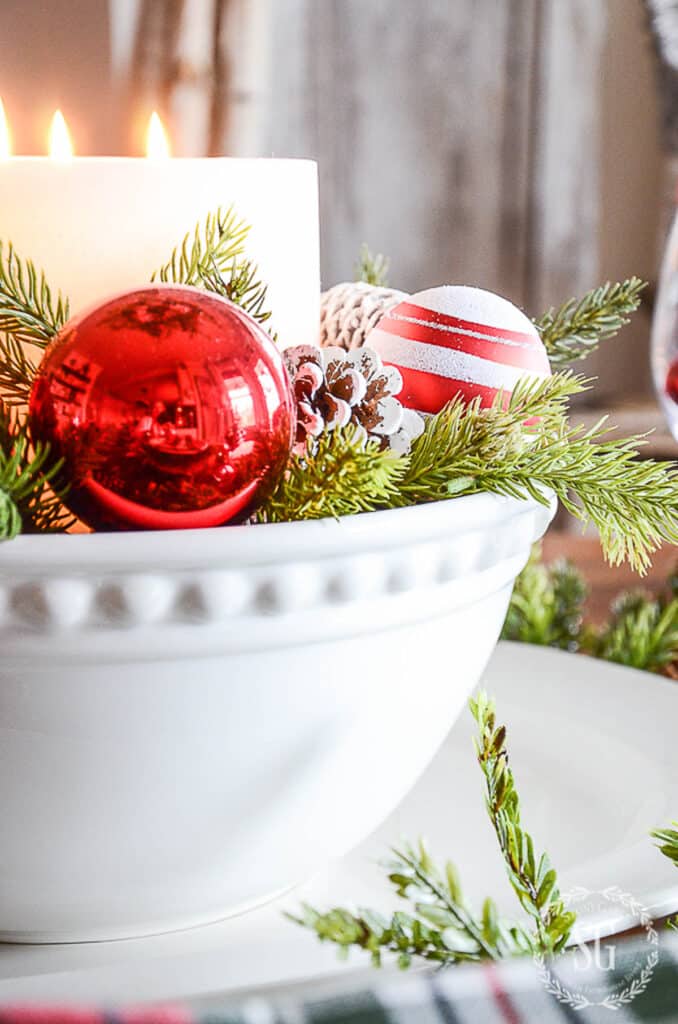 DECORATING WITH PINECONES-arrangement with candles, pinecones and ornaments