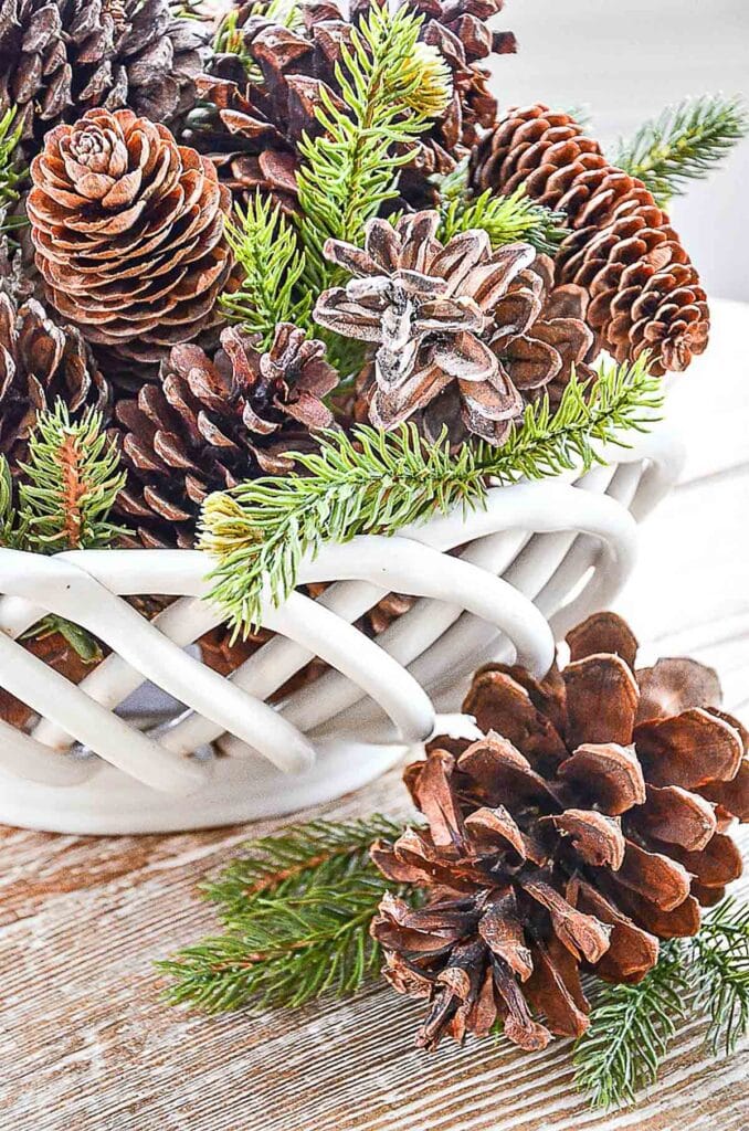 DECORATING WITH PINECONES-scented pinecones