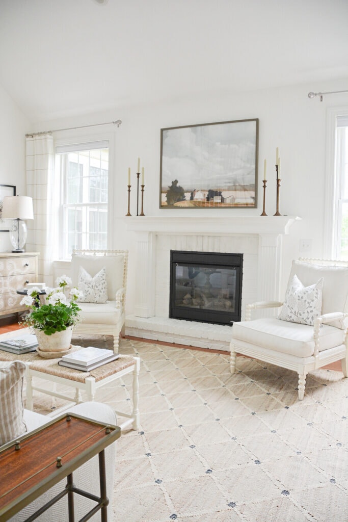 LIVING ROOM WITH FIREPLACE