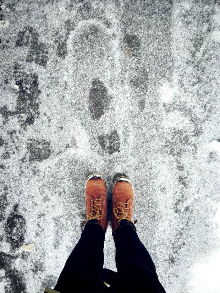 LADIES BOOTS IN THE SNOW